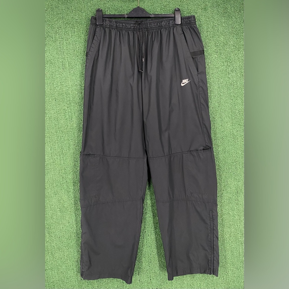 VTG 90’s Nike Spellout Wide Leg Multi Pocket Black Windbreaker Pants Men’s SZ XL